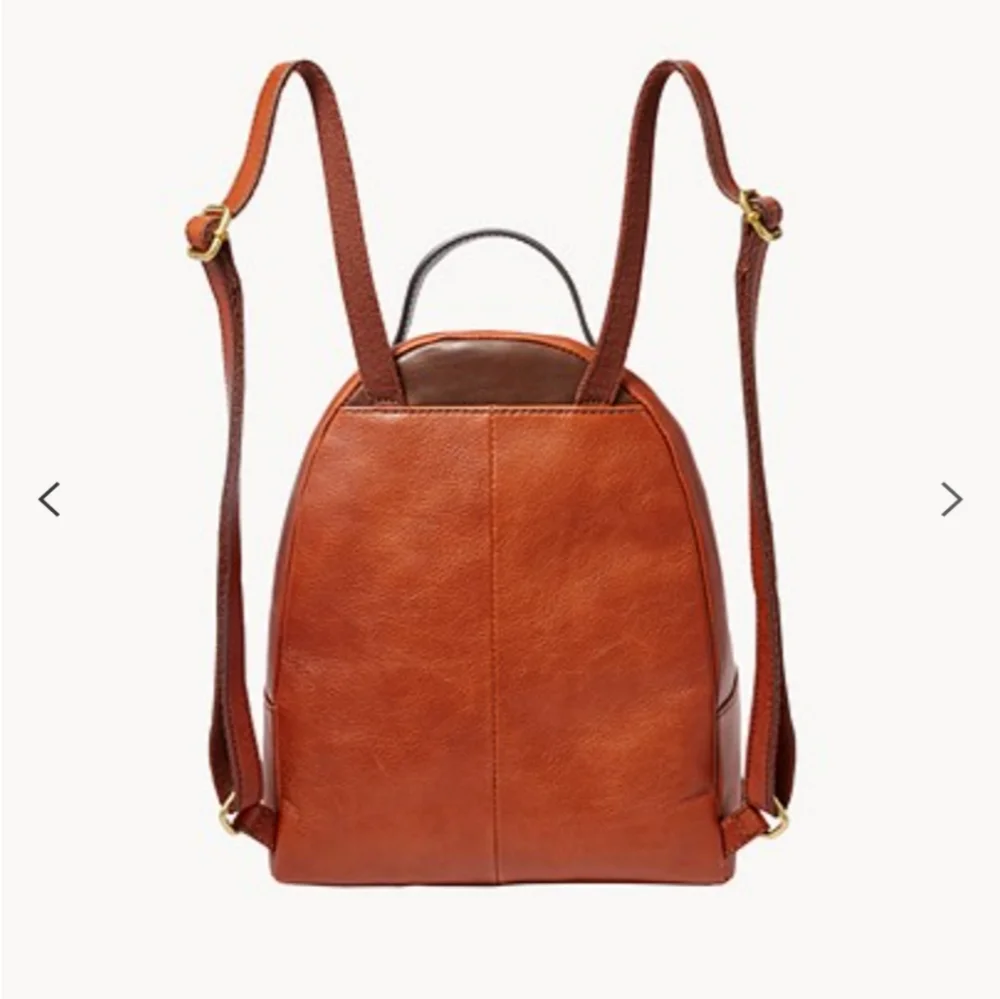 Fossil compact leather